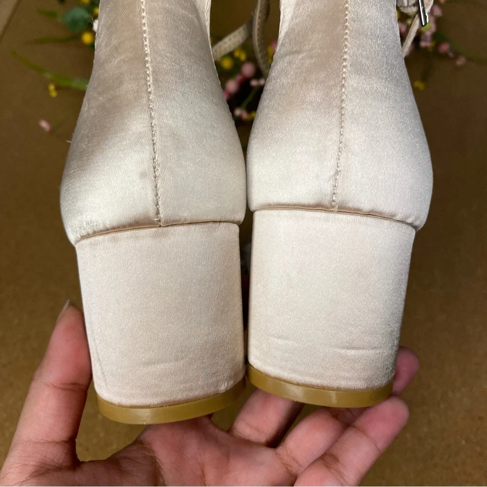 Jewel Badgley Mischka Cream Heels with Crystal Embellishments - Picture 10 of 13